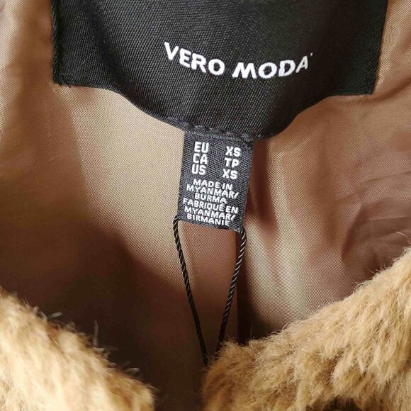 Vero Moda Faux Fur Short Teddy Jackets size X-Small - Picture 5 of 7